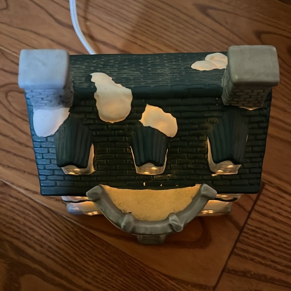 1994 collection grand hotel ceramic lighted house - Picture 7 of 10